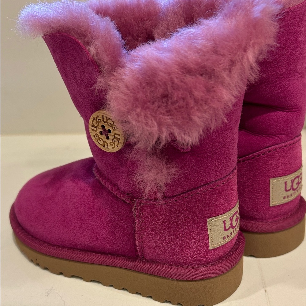 NEW Little Girls UGG Fuchsia Fluffy Boots